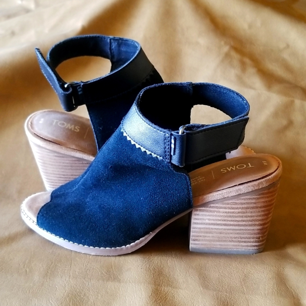 Tom's shoes